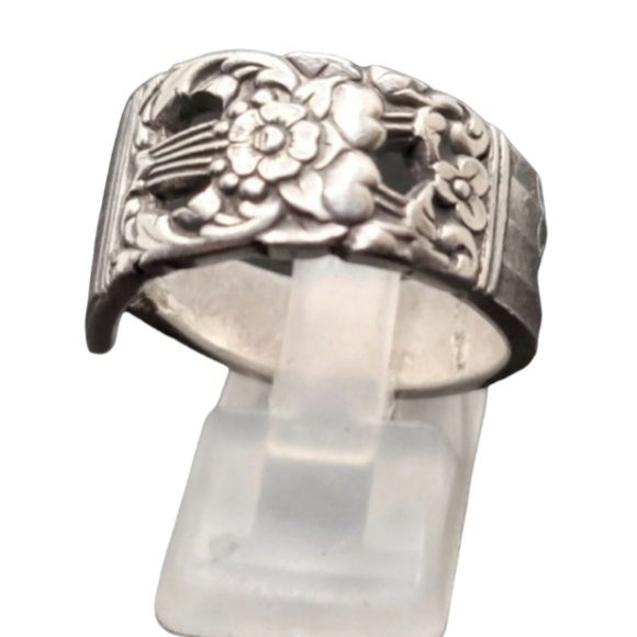 Boho Vibes Jewelry - Beautifully Cold Hand Forged Size 9 Boho Spoon Ring